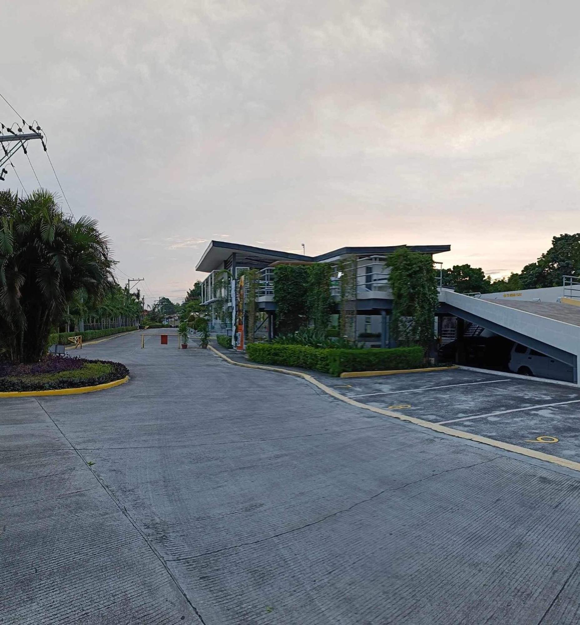 Antara Residence Studio Condo Talisay  Exteriör bild